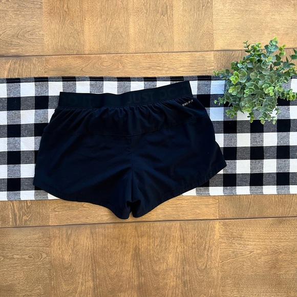 Nike Shorts - Picture 7 of 7